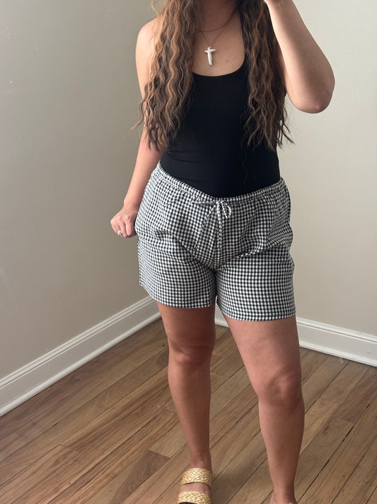 BLACK HALTER TOP
