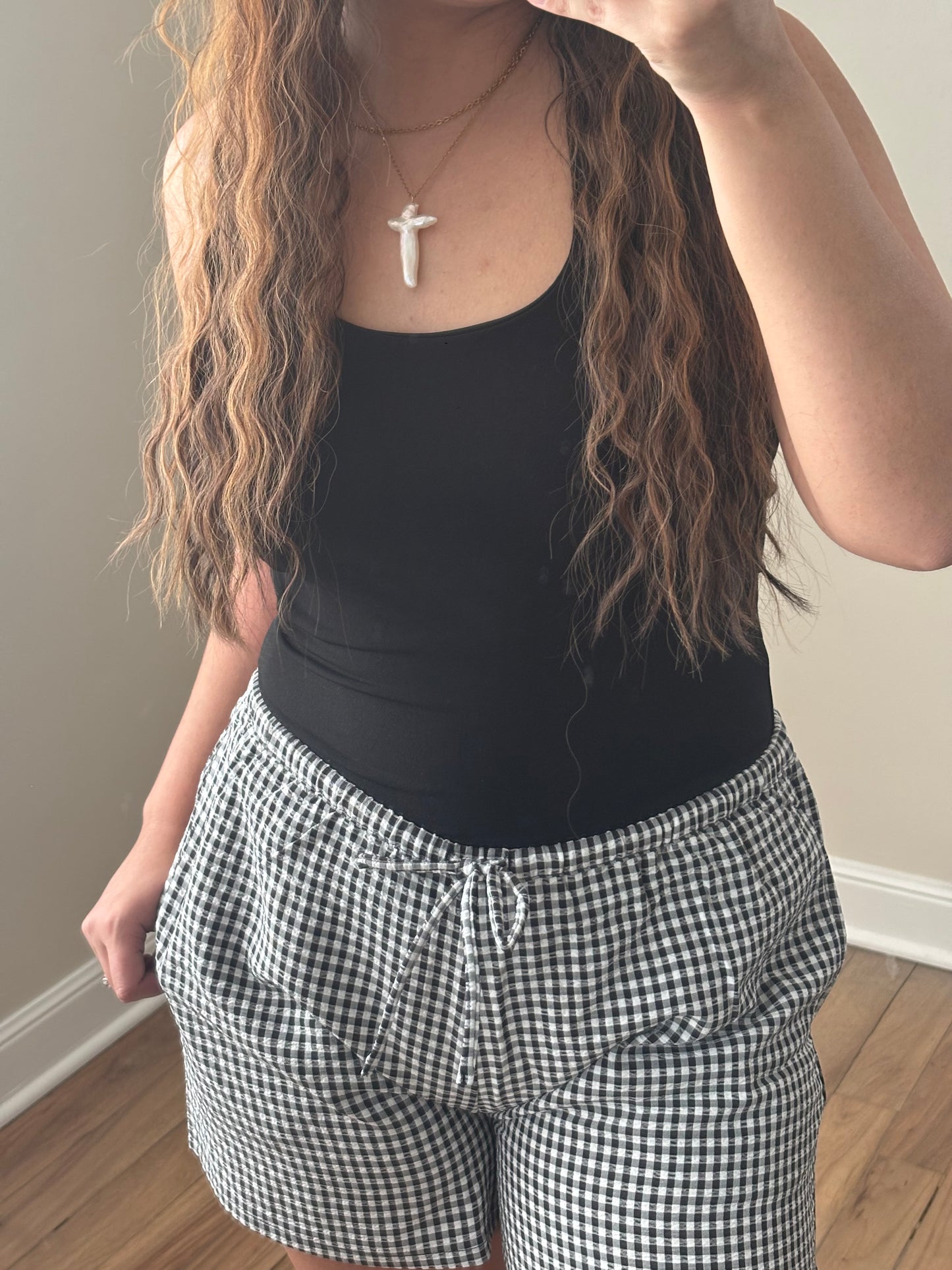 BLACK HALTER TOP